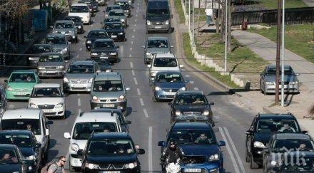 западът все повече купува коли русия