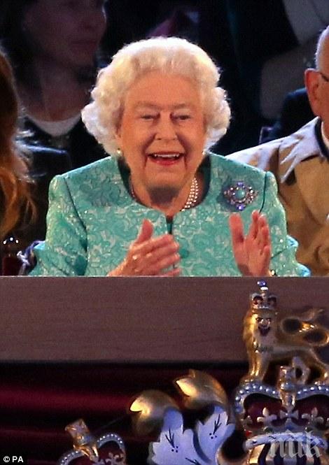 Кралско парти! Елизабет II отпразнува с гръм и трясък 90-тия си рожден ден (СНИМКИ и ВИДЕО)