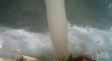 торнадо помете къщи мексико