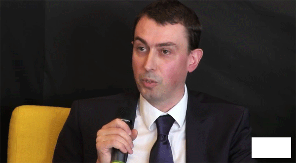 Новият главен архитект на София паркира в кал