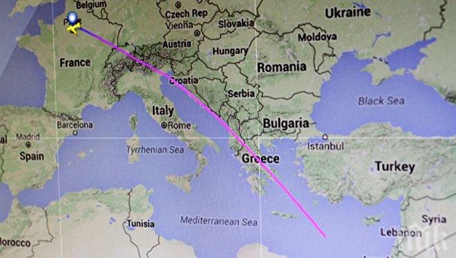 ИЗВЪНРЕДНО! Намериха първите отломки на падналия Airbus A320 