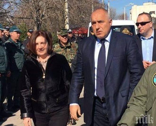 Премиерът и двама министри летят над границата с Турция, инспектират загражденията 