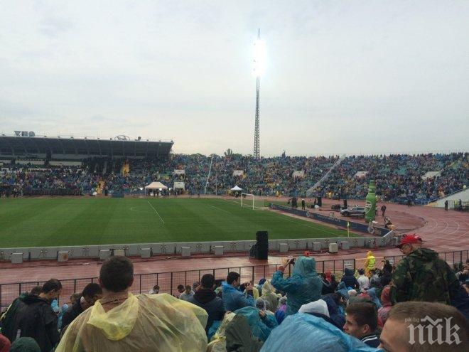 Стоичков е на терена - ето първите му думи!  