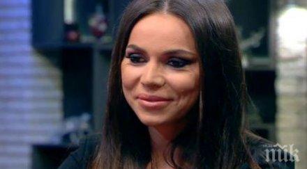 алисия откри дискотека вакарел