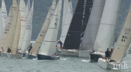 парадът буквите преля парад яхтите навръх