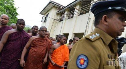 броят загиналите свлачища шри ланка превиши души