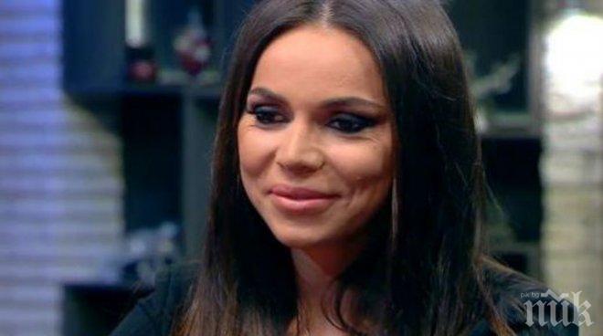 Алисия откри дискотека във Вакарел