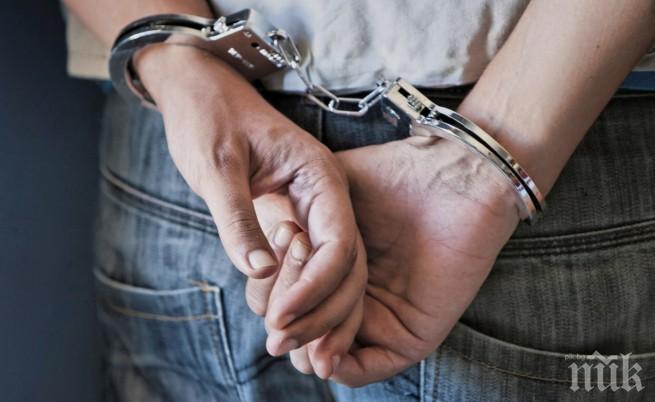 Нов скандал със свински опашки! Софийски жандармерист задържан за грабеж и отвличане на сириец
