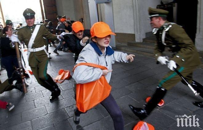 Протестите в Чили се засилват след поредните сблъсъци между полицията и учащи
