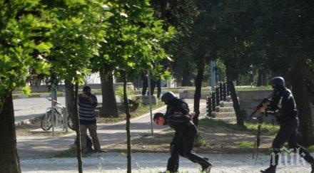 български военни раниха терорист взривиха бомба снимки