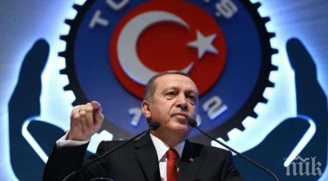 Ердоган напомня с гръм и музика за османското имперско величие