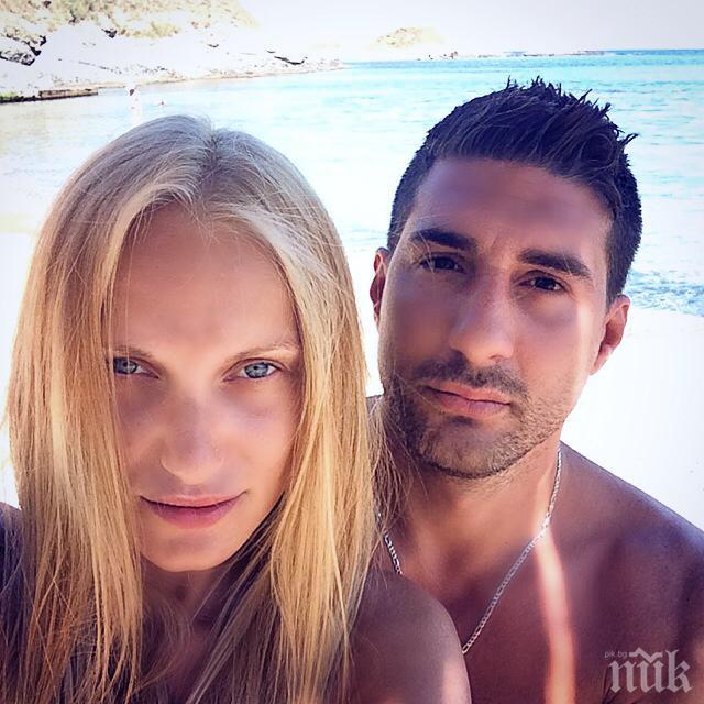 Година след приказна сватба на морето: Вокалистката на Айс крийм скъса с мъжа си 