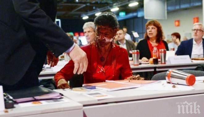 Замериха с торта германска опозиционерка заради изказване за бежанците 