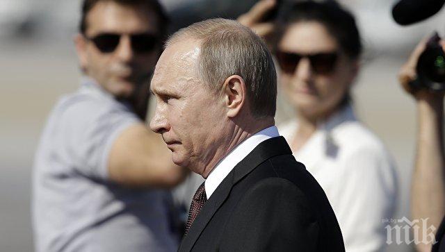 Путин кацна в Атина, посрещнаха го с почести (ВИДЕО)
