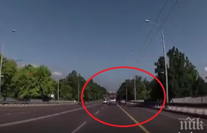 Уникално ВИДЕО! Този джигит си намери майстора
