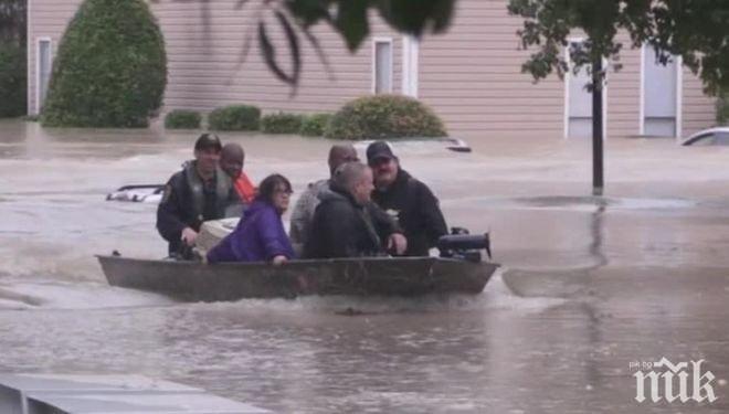 Наводнения взеха още жертви в Тексас 