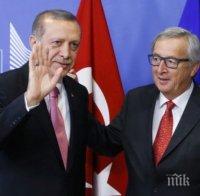 Юнкер предупреди Ердоган „да си помисли втори път“ преди да се отказва от сделката за мигрантите