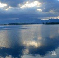 Язовир „Копринка“ на ръба, изпускат го контролирано  