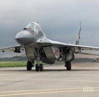 Мистерия с пет изтребителя МиГ-29! Кацнаха извънредно в Полша, съпровожда ги пожарна
