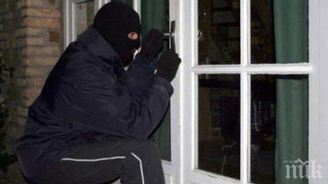 Дързък грабеж! Маскирани пребиха и ошушкаха възрастен мъж край Севлиево