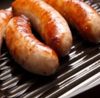 Младеж удуши баба заради наденица