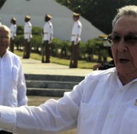 Раул Кастро готви предаване на властта на младите