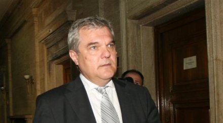 румен петков държавата ръба хаоса военна диктатура