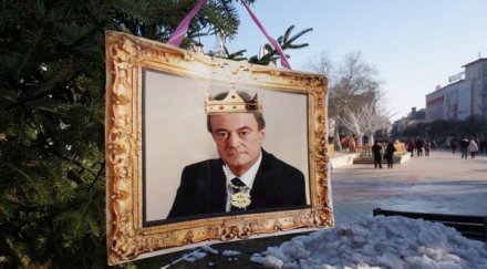кметът варна подава оставка въпреки самозапалилия пламен