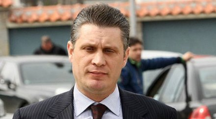 интерпол издирва коце маца сингапур