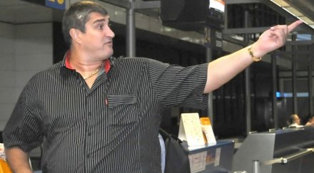 любо генев иска облече цялата група българия