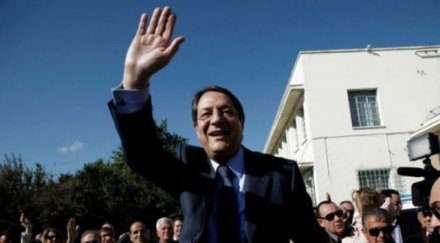 кипър избра десен президент