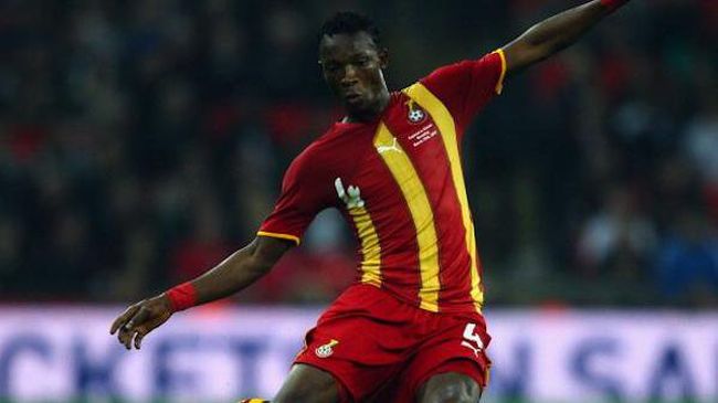 Бивш играч на Фулъм наръга жена си в двора на съсед