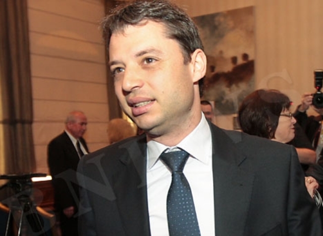 Делян Добрев: И бившата жена на Доган работи в ЧЕЗ