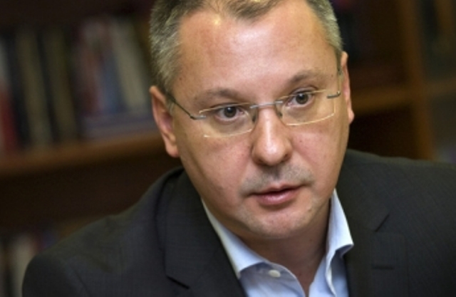 Станишев: Митко Каратиста ли контролира ЧЕЗ?