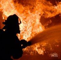 95 огнеборци гасиха пожар в склад за горива в Русия
