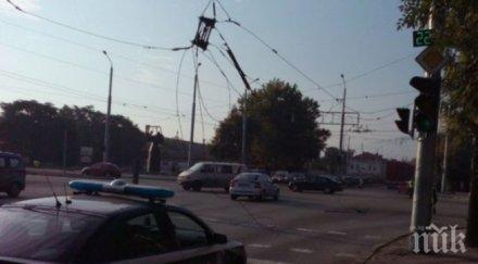 паднаха тролейбусни жици пловдив полицията отцепи района
