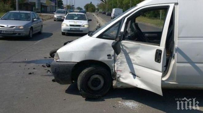 4-годишно дете пострада след тежка катастрофа в Разградско