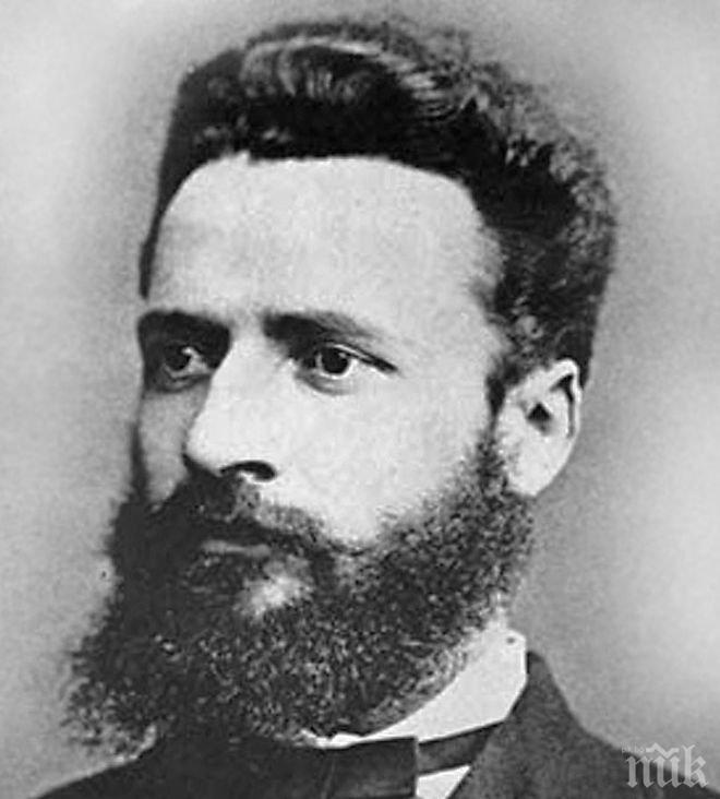 ПИК TV: Венци и цветя пред паметника на Ботев във Варна