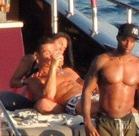 Какво става с Кристиано Роналдо? Хванаха го в нови горещи свалки на яхтата в Ибиса (СНИМКИ 18+)
