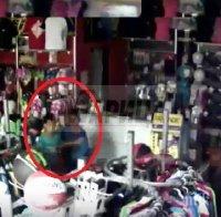 НОВ УДАР! Малолетна банда за пореден път обра магазин в Пловдив (СНИМКИ И ВИДЕО)