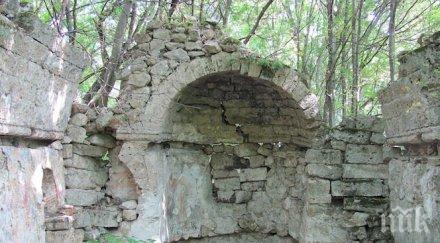 зловеща мистерия името розата оживя ботевградско прокълнат манастир сее смърт