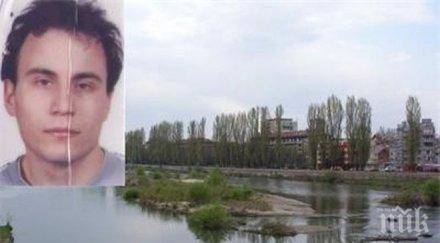 мистерия художник пловдив изгори картините изчезна две години вест кост