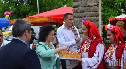 министър танева участва розобера казанлък