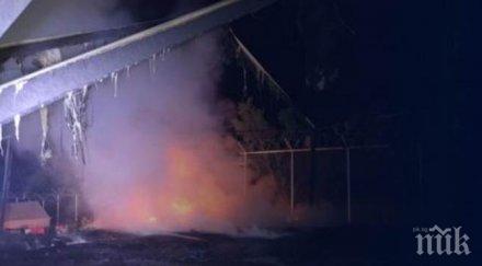 втори ден масови мелета бежански лагер гърция ранени