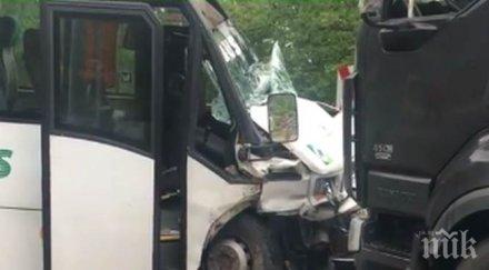 треньорът сокол марково остава болница