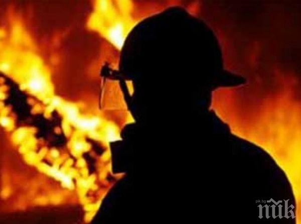 Четири часа гасиха голям пожар в пловдивско село