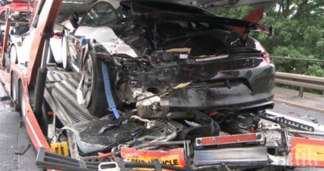Най-скъпата катастрофа в света: Камион потроши седем Porsche Cayman GT4 