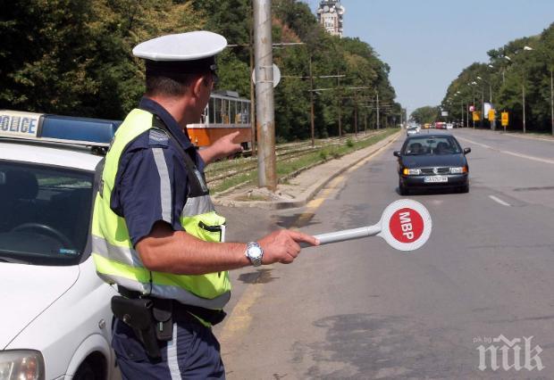 Изловиха готвач с книжка менте