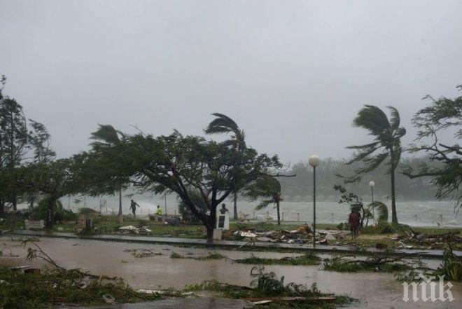 Тропически циклон се надига срещу Флорида и Джорджия