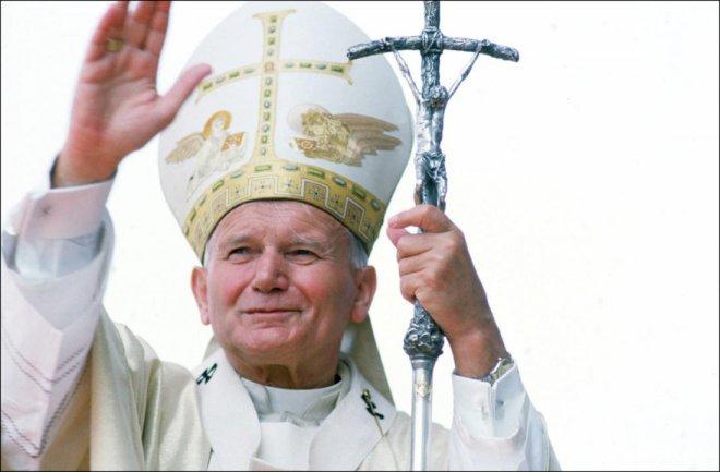 Откраднаха плат с кръв от покойния папа Йоан Павел Втори